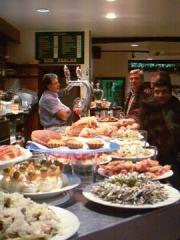  Bild: Pintxos in der Bar Aralar 